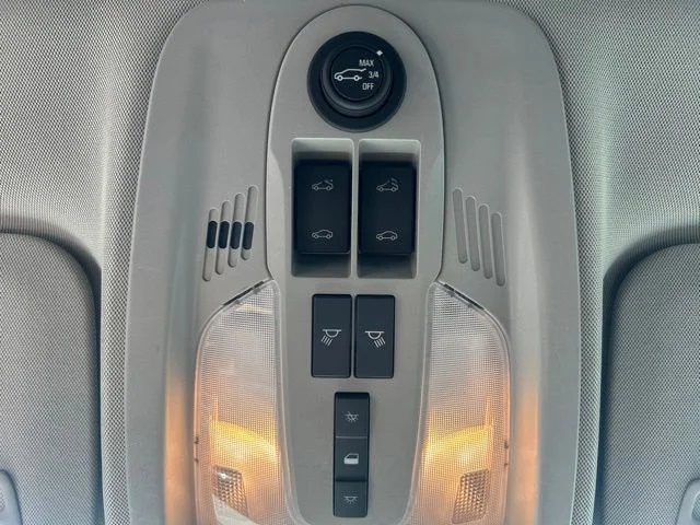 Used 2015  GMC Denali image 17