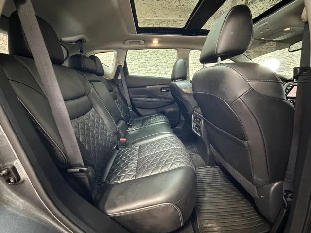 Used 2020 Gray Nissan Platinum image 11