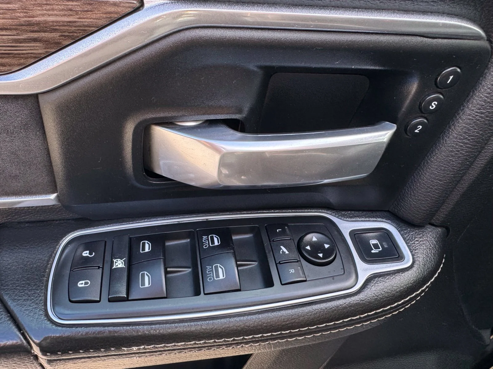 Used 2020 Black Ram Laramie image 18