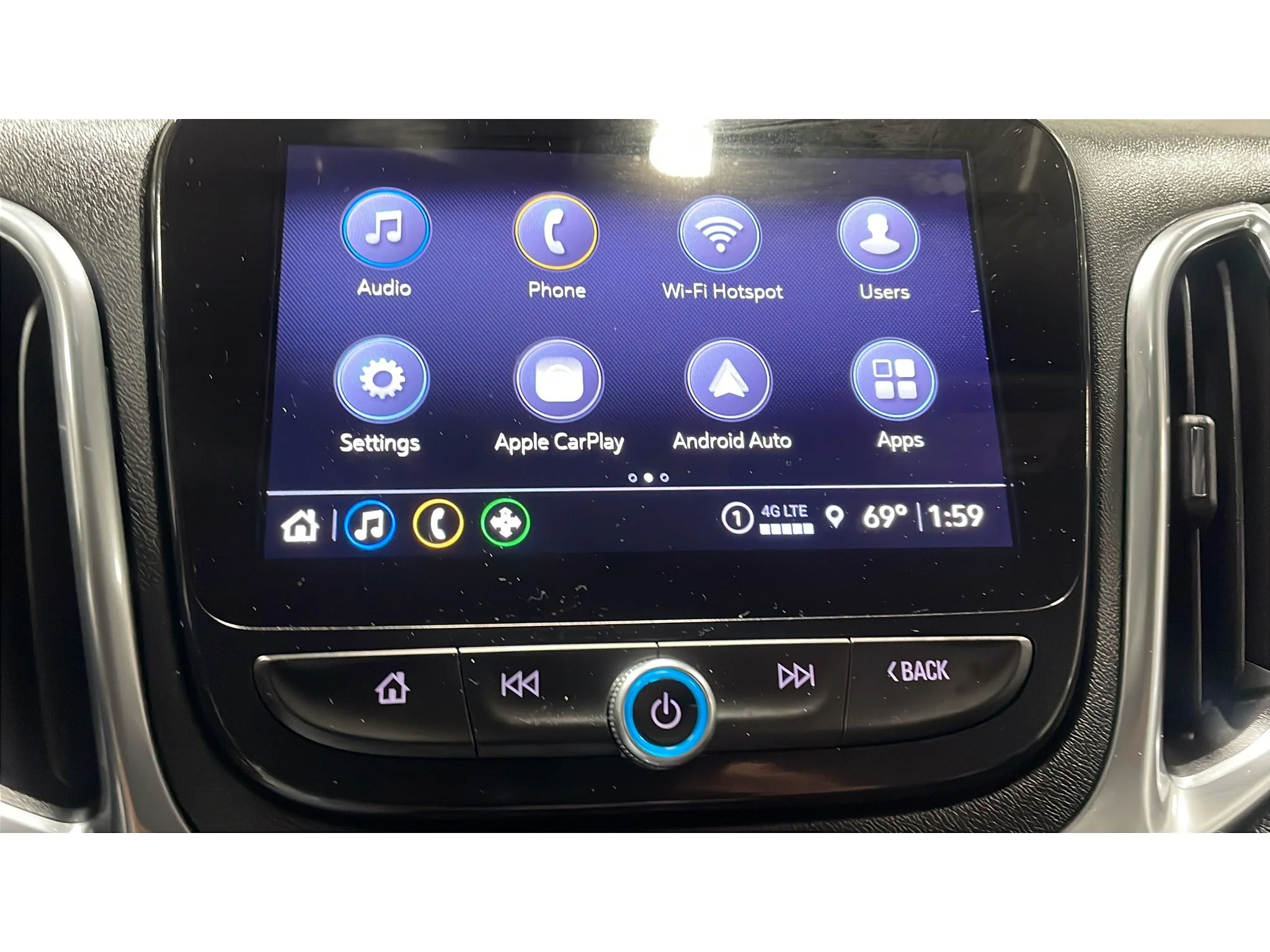 Used 2024 Summit White Chevrolet Premier image 12