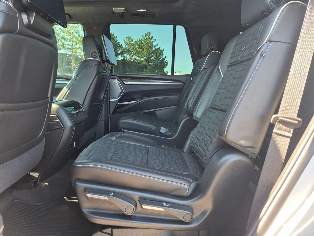 Used 2025 Crystal White Tricoat Cadillac 4WD Premium Luxury Platinum image 22