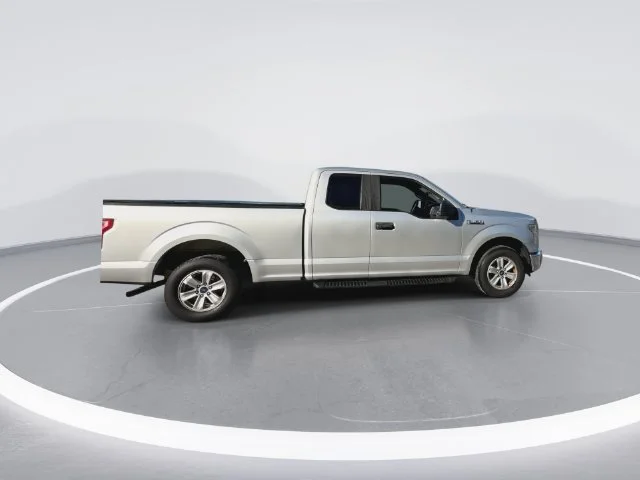 Used 2015 Silver Ford XL image 13