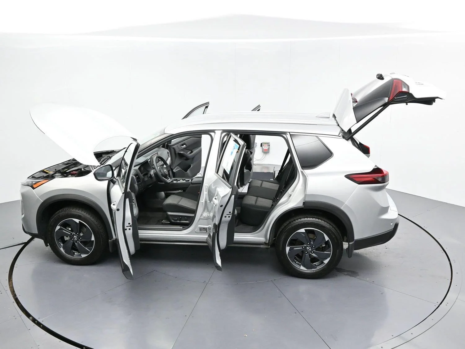 Used 2024 Silver Nissan SV image 39