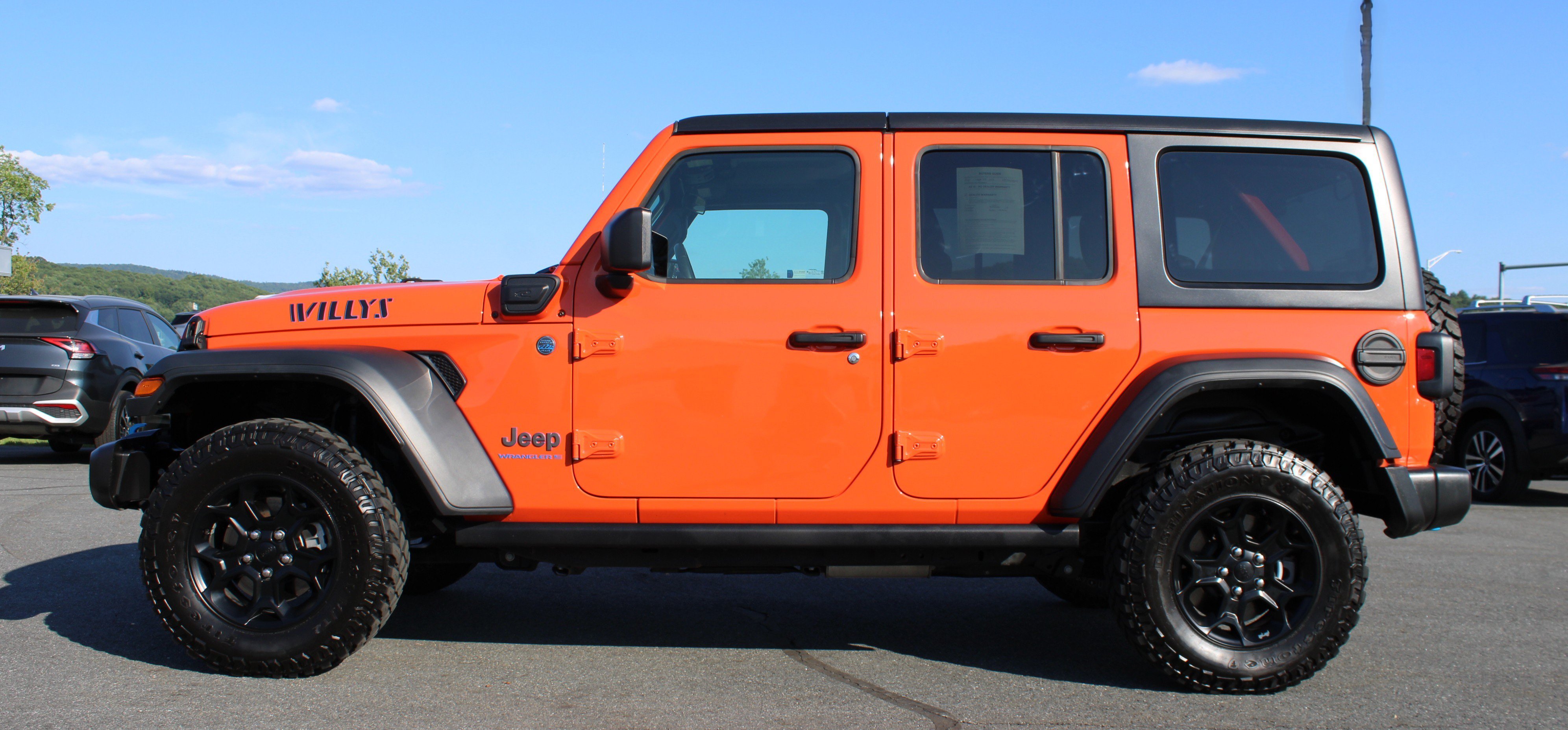 Used 2023 Punkn Metallic Clearcoat Jeep  image 13