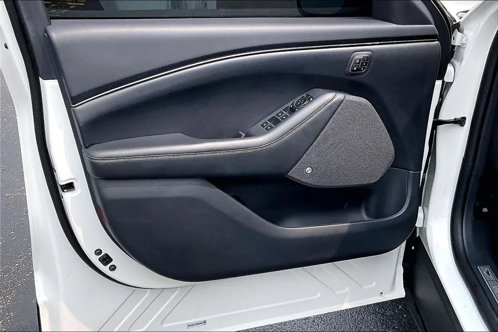 Used 2023 White Ford Premium image 22