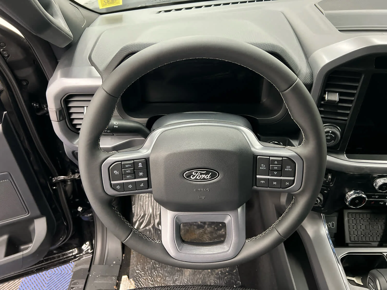 New 2026 Agate Black Metallic Ford XLT image 14
