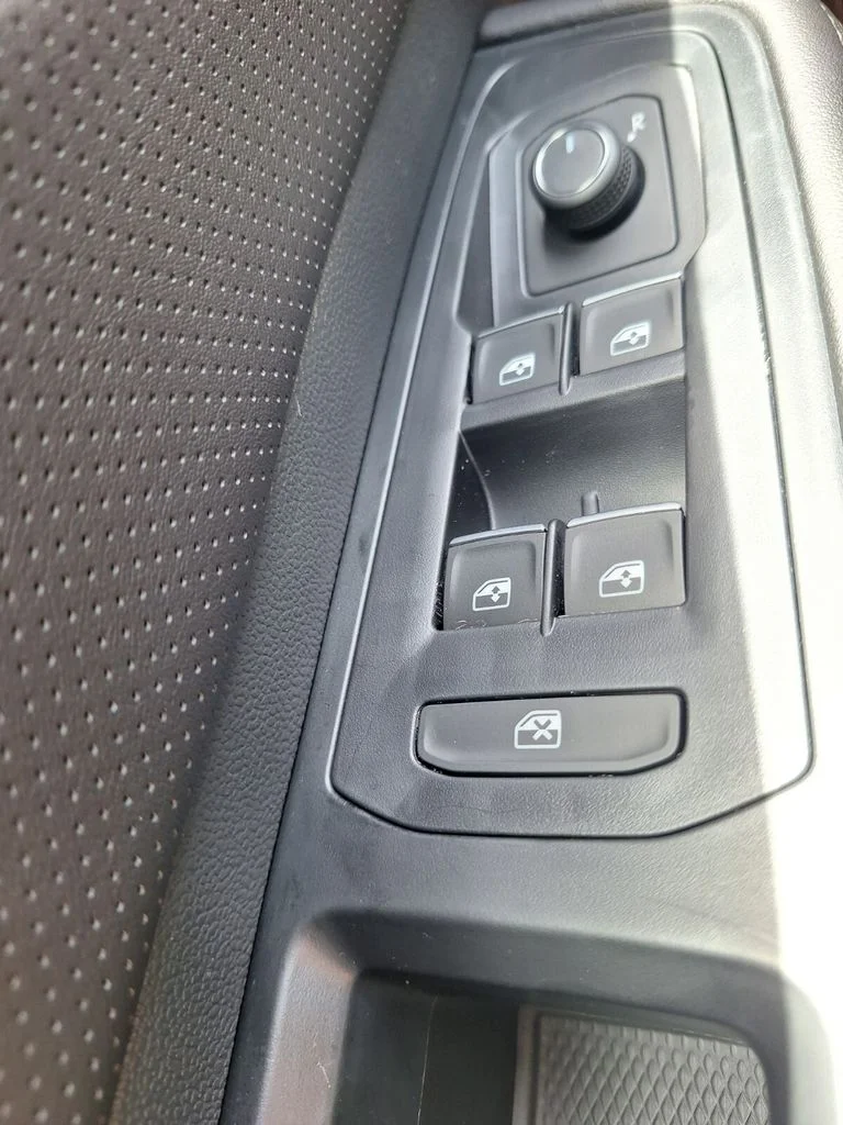 New 2026 Black Volkswagen 2.0T SE w/Technology image 20
