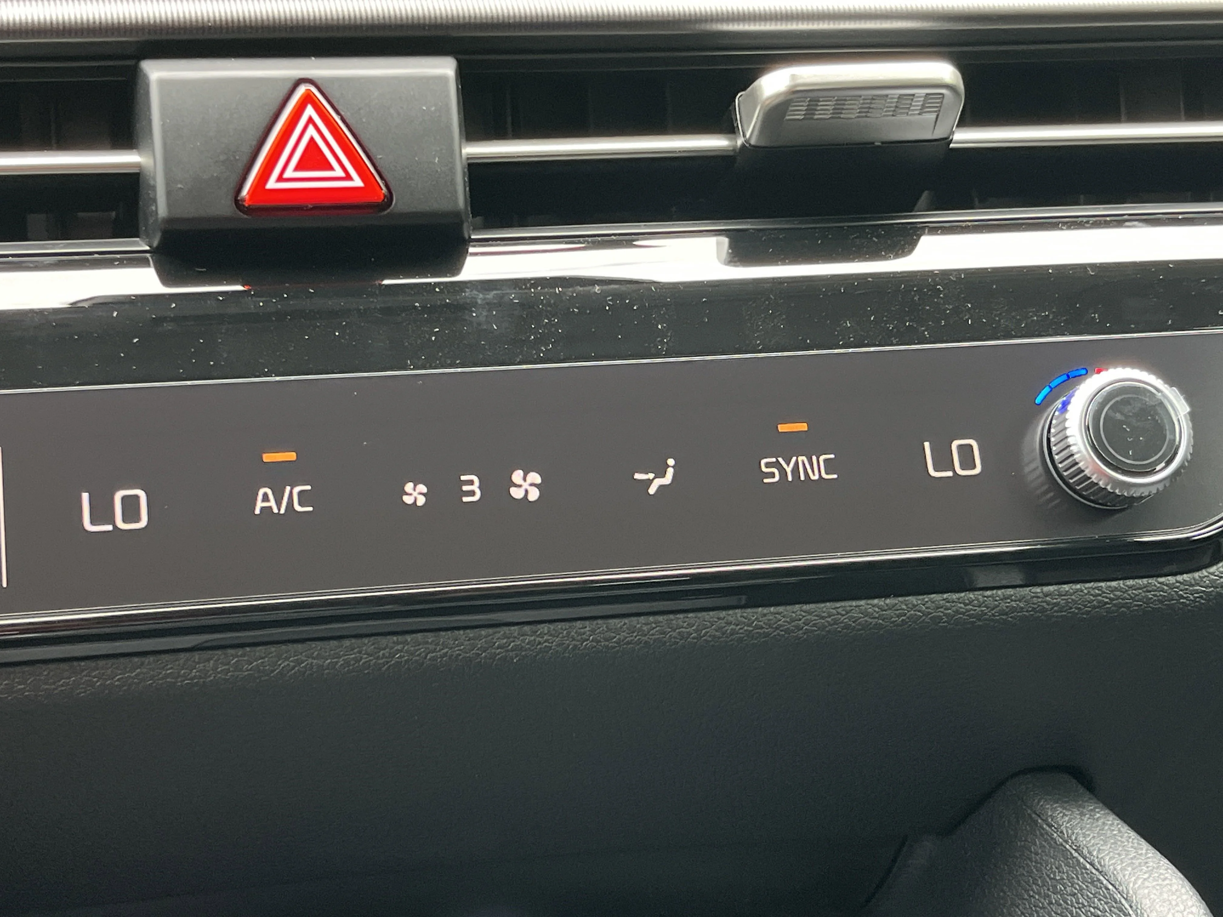 2026 Kia Sportage EX - Photo 8