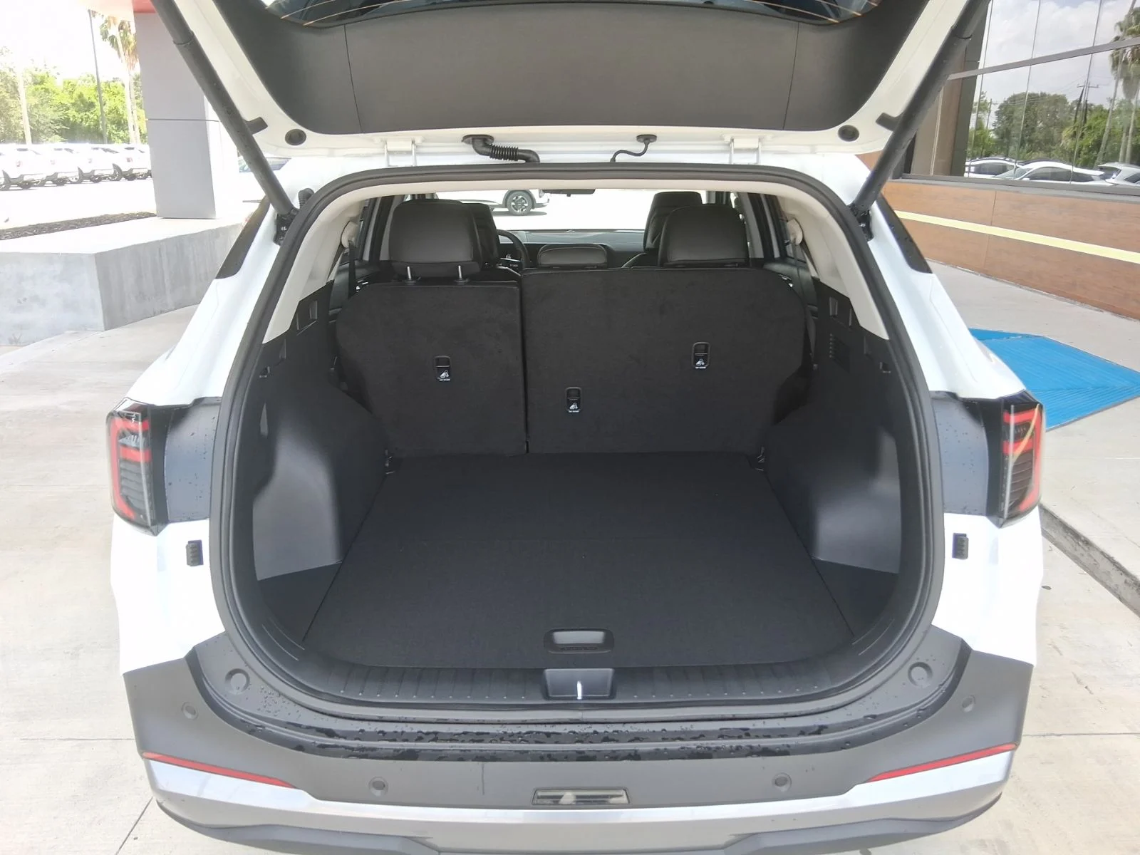 New 2026 White Kia EX image 7