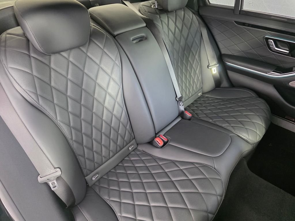 Used 2023 Black Mercedes-Benz S 580 image 28