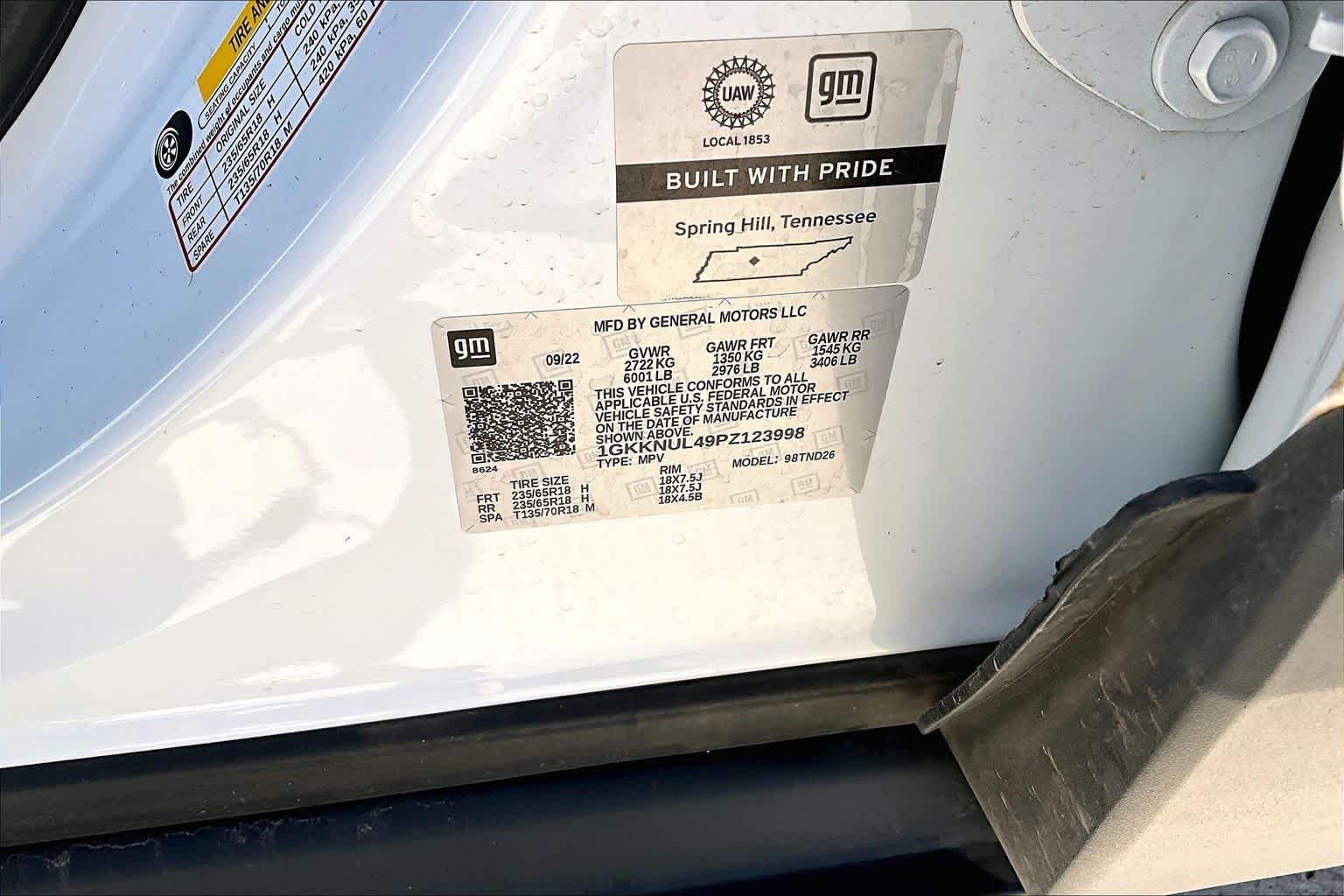 Used 2023 Summit White GMC SLT image 34
