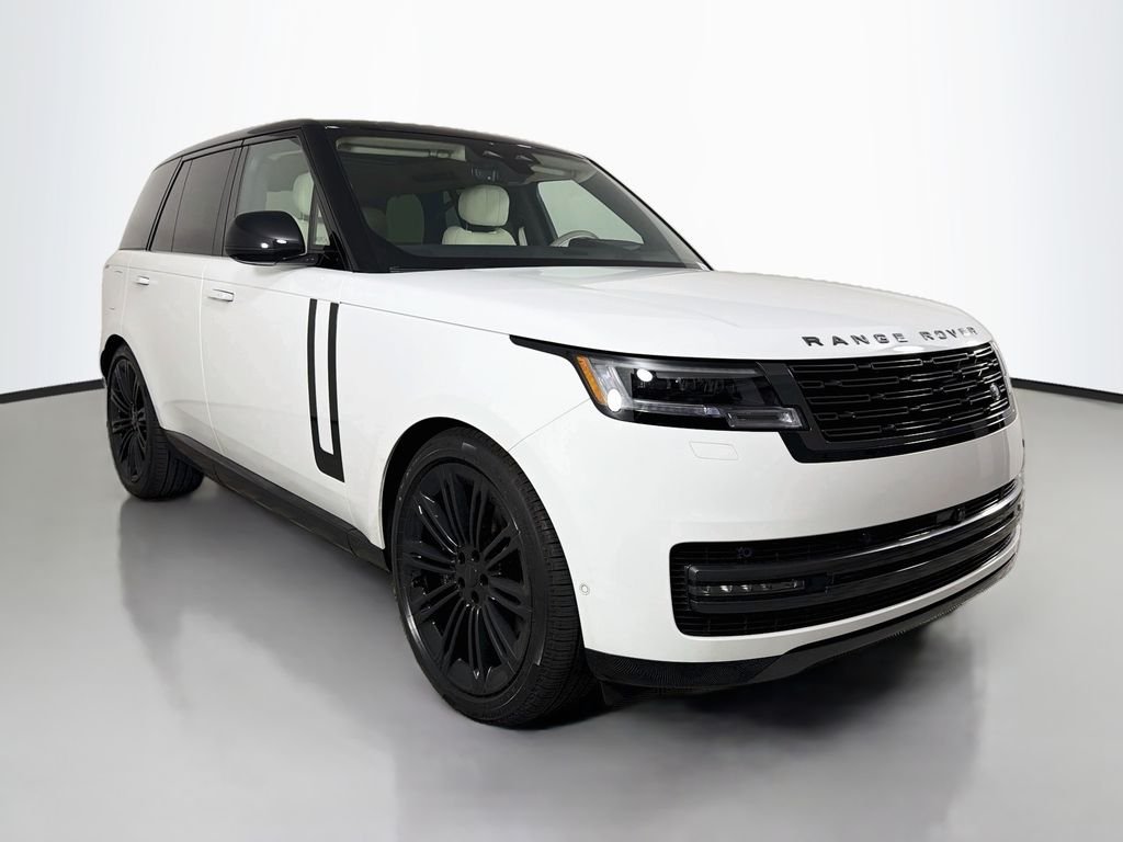 New 2026 Fuji White Land Rover SE image 3