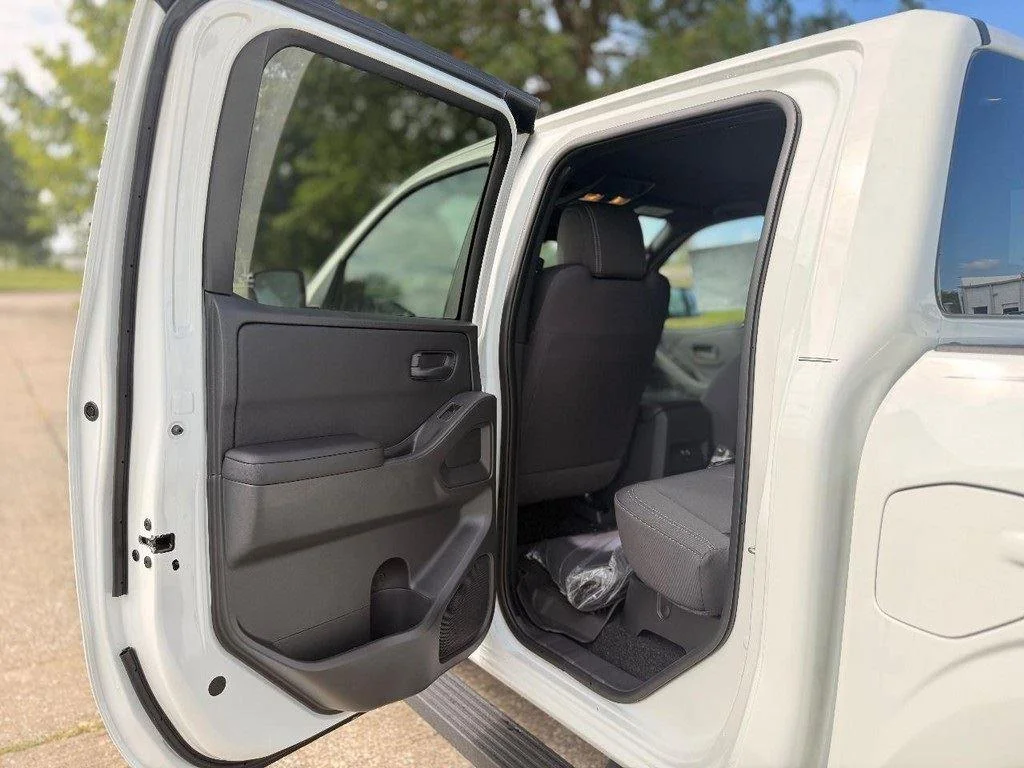 2026 Nissan Frontier SV - Photo 16