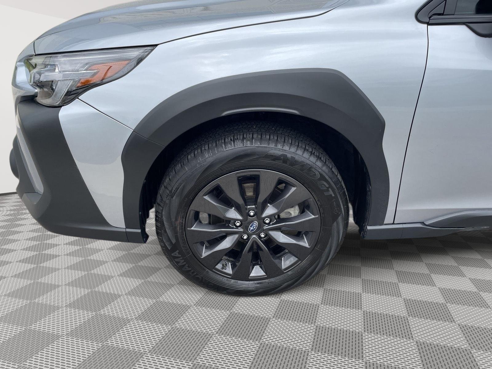 Used 2025 Ice Silver Metallic Subaru Onyx Edition XT image 10