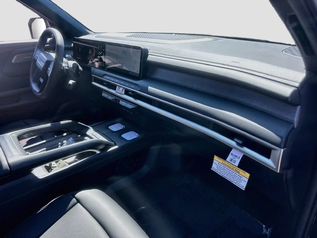 New 2027 Ebony Black Kia LX image 29
