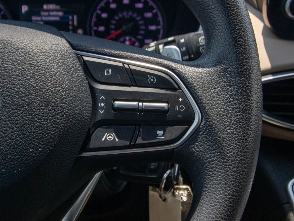 Used 2023 White Hyundai SE image 24