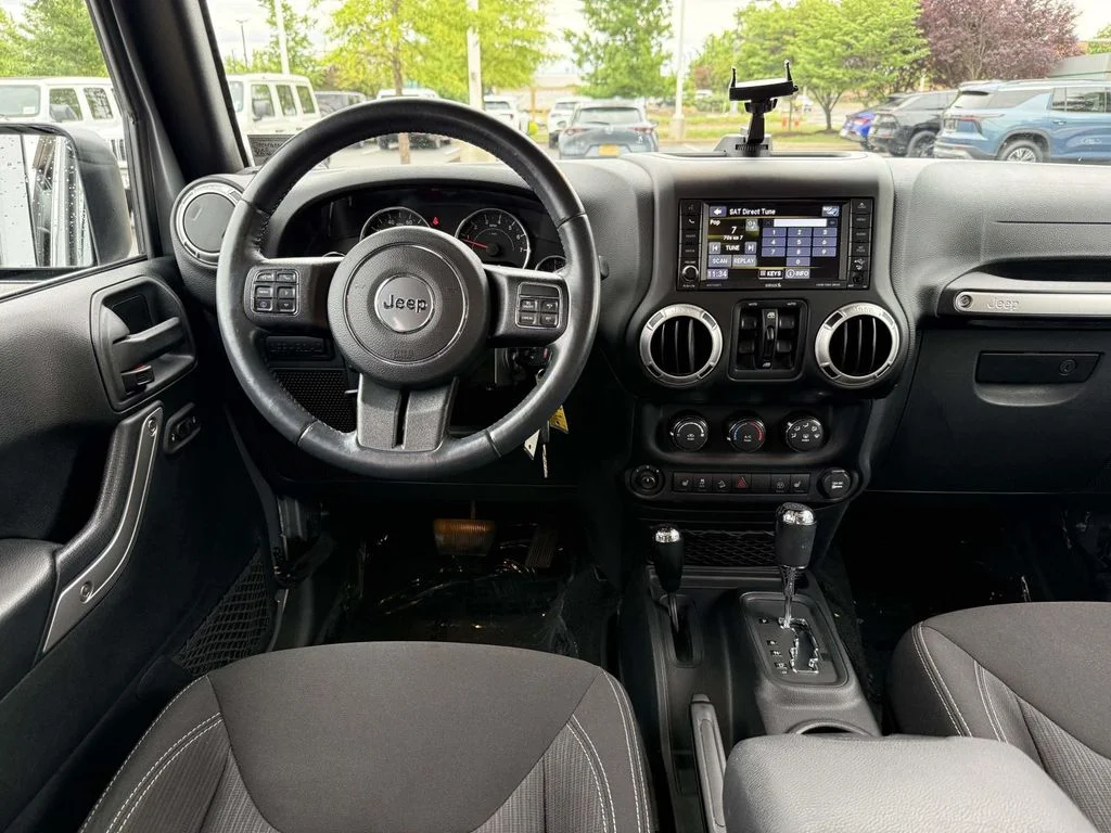 Used 2016 Silver Jeep Unlimited Rubicon image 19