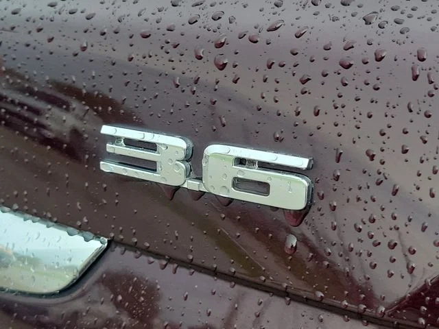 Used 2018 Red Cadillac Luxury image 8