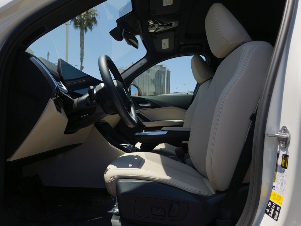 Used 2023 Alpine White BMW xDrive28i image 8