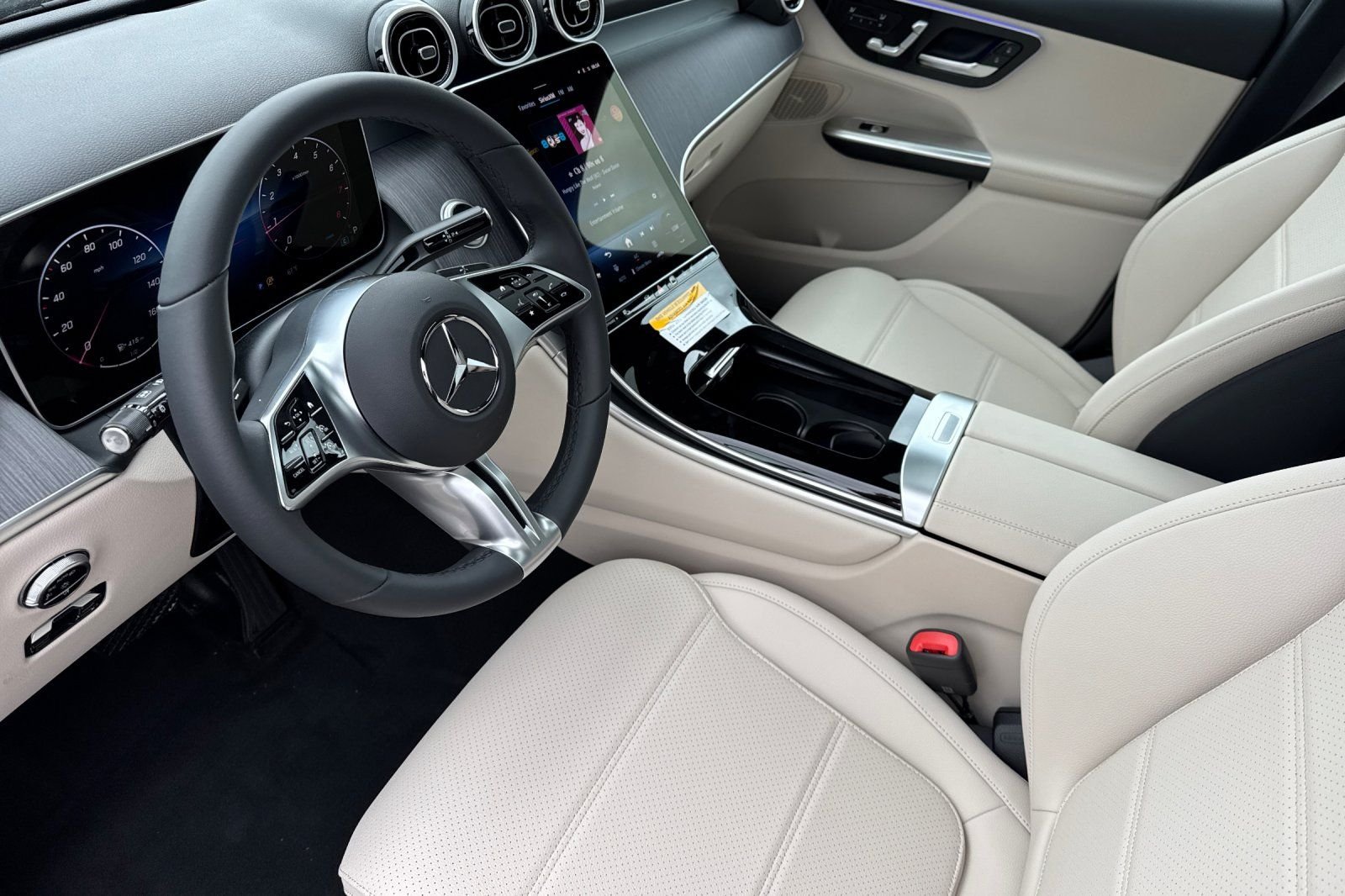 Used 2026 Black Mercedes-Benz GLC 300 image 10