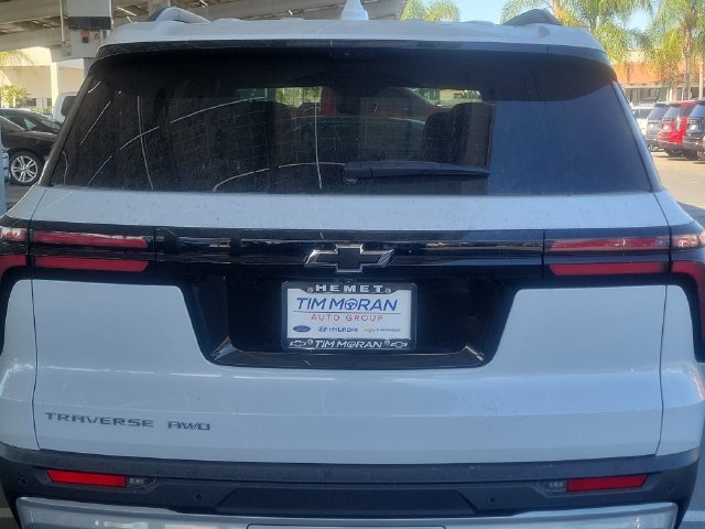 New 2027 Polar White Tricoat Chevrolet LT image 19