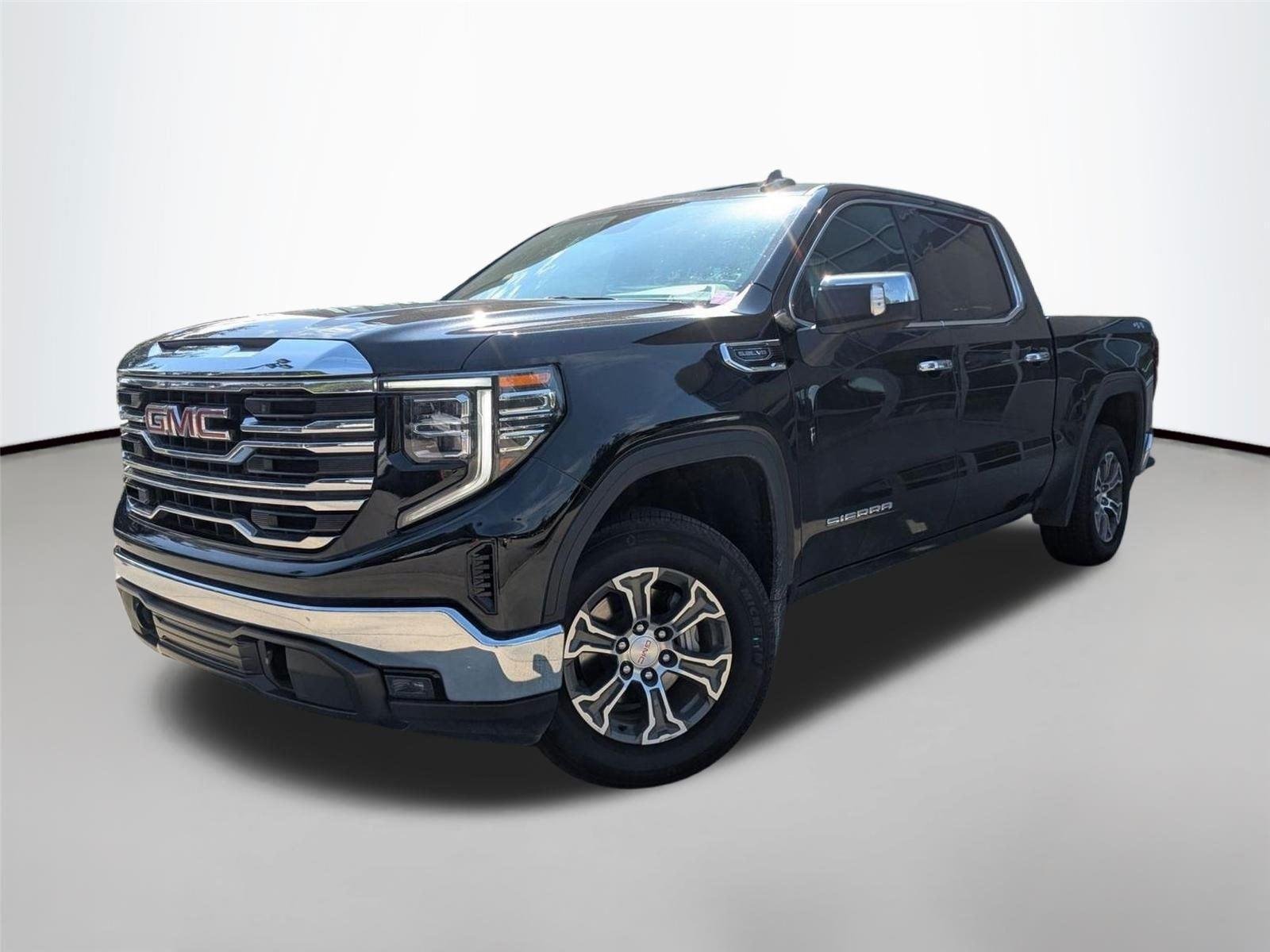 Used 2025 Onyx Black GMC SLT image 2