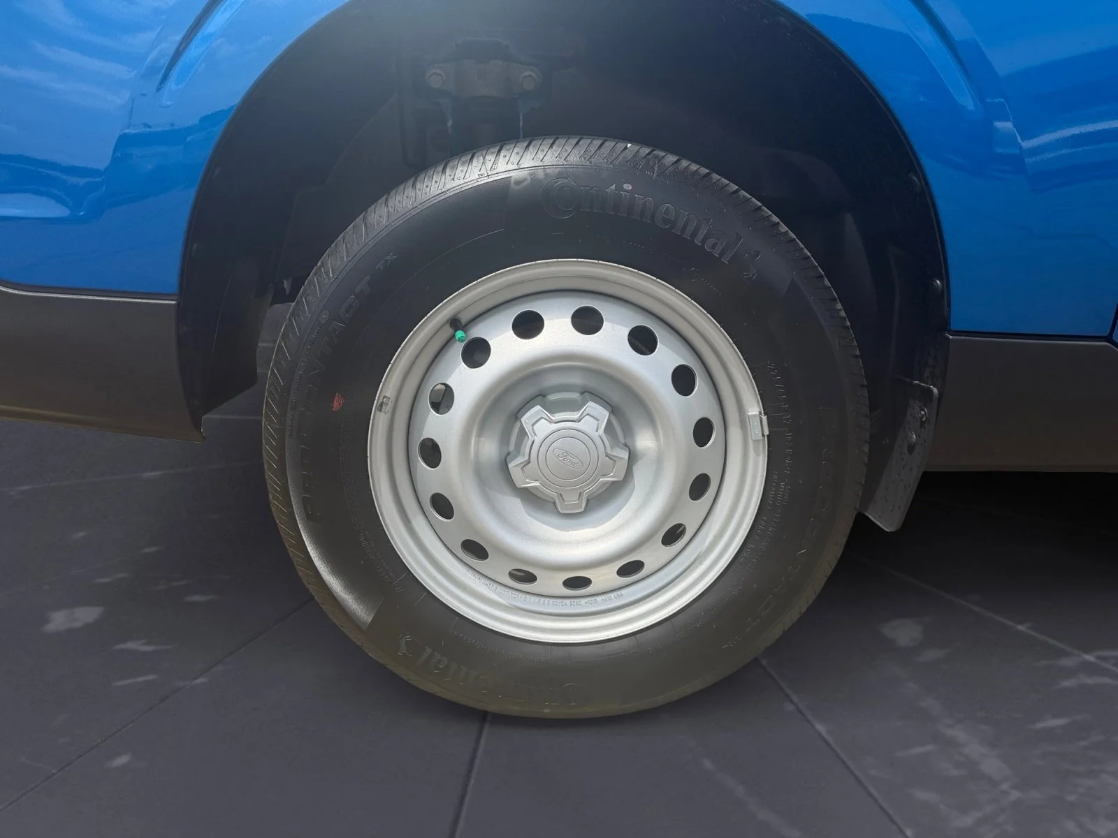 Used 2025 Blue Ford XL image 39