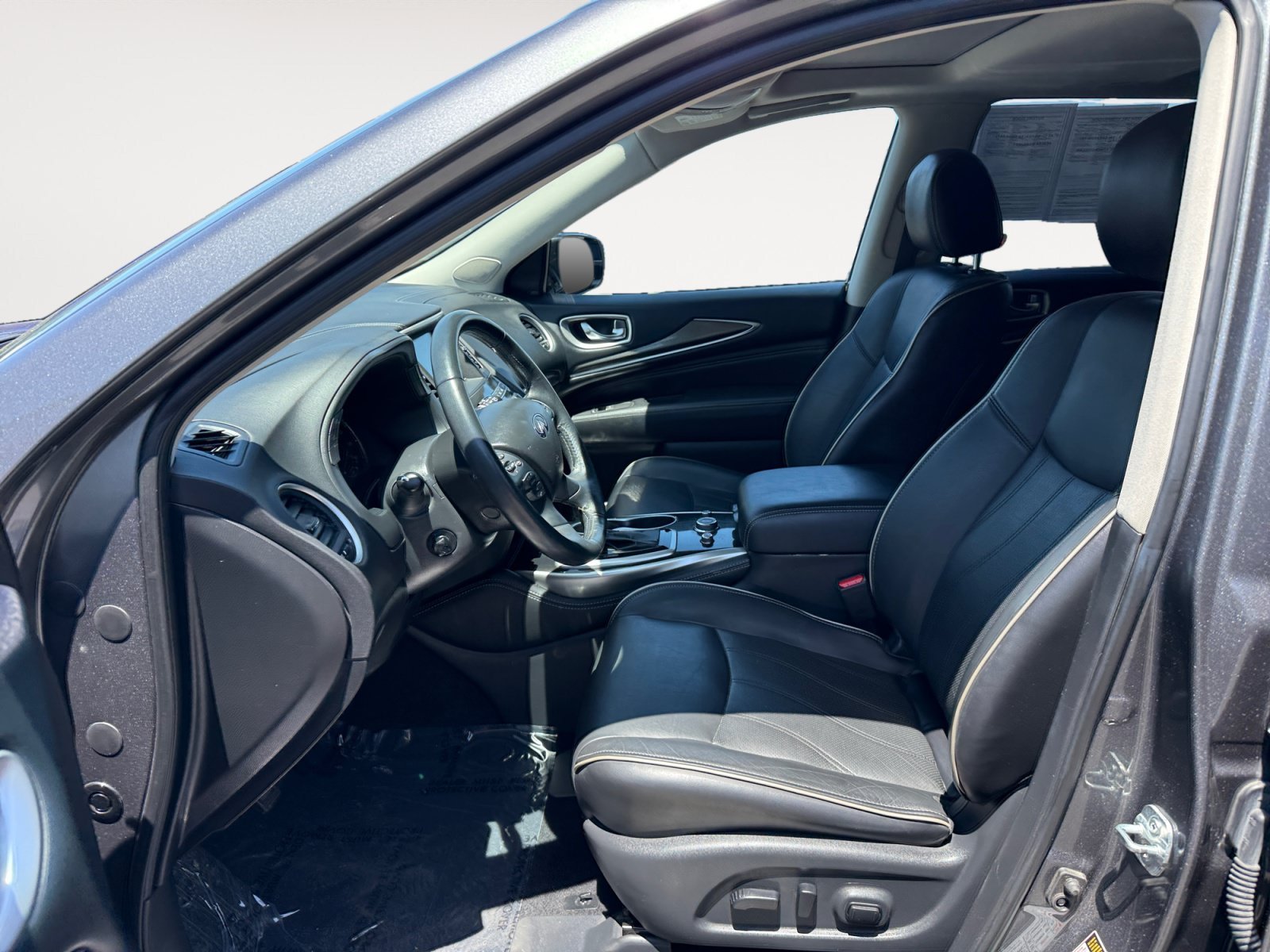 Used 2018 Gun Metallic INFINITI Base image 10