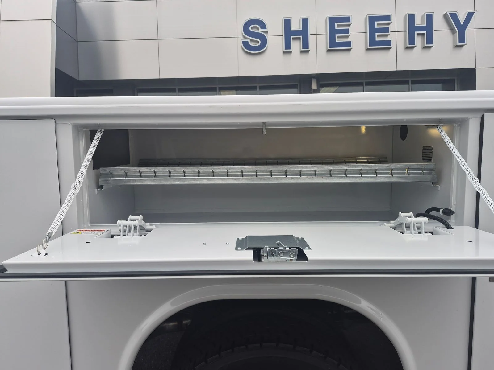 New 2027 Oxford White Ford XL SERVICE BODY image 8