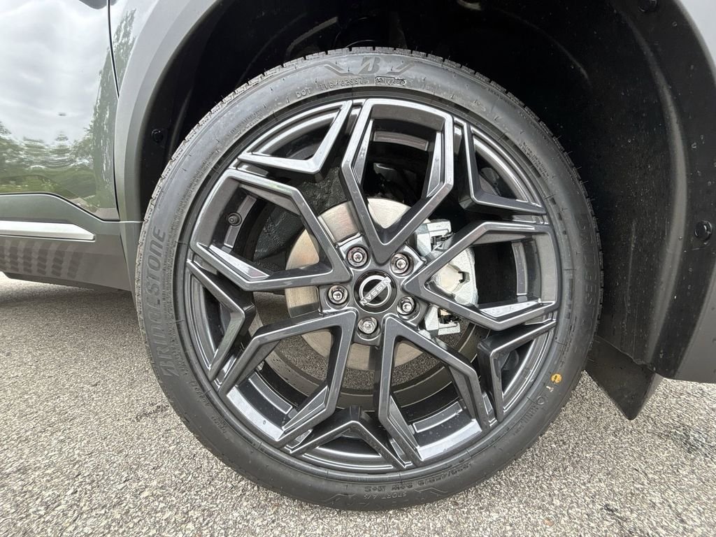 New 2026 Gray Nissan SR image 19