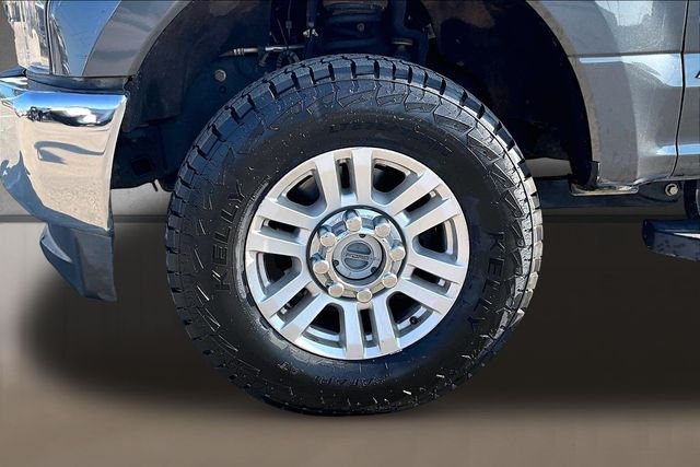 Used 2019 Magnetic Metallic Ford XL image 6