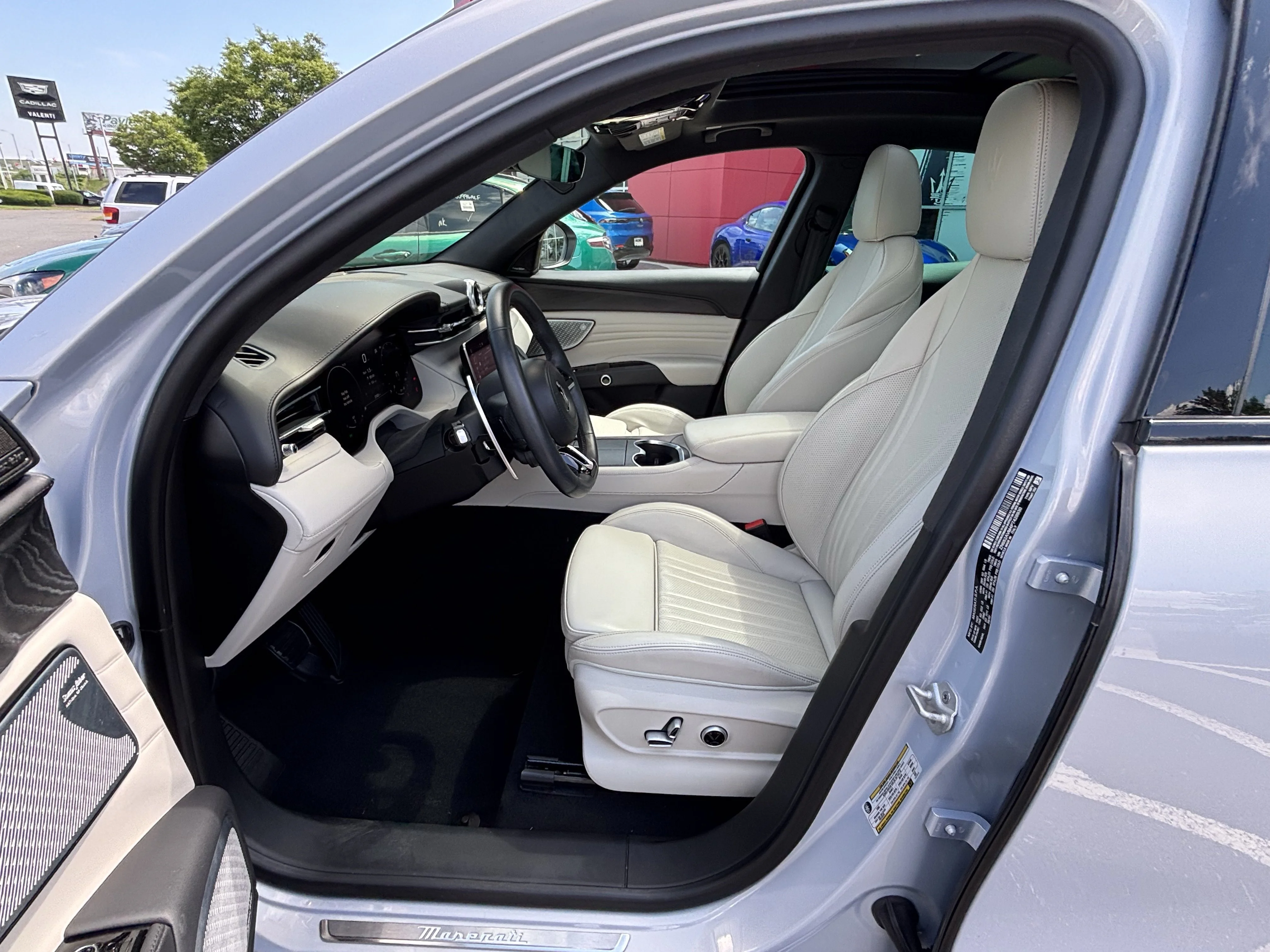 Certified Used 2023 Bianco Astro Metallic Maserati Modena image 32