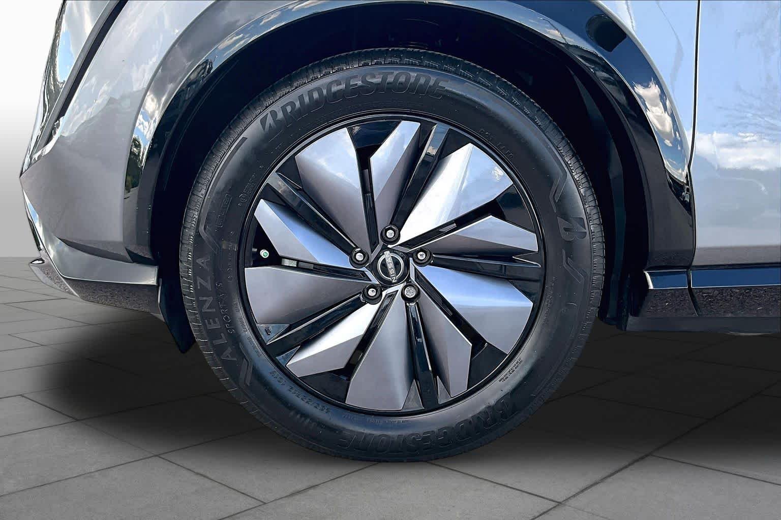 Used 2023 Gun Metallic Nissan VENTURE+ image 10