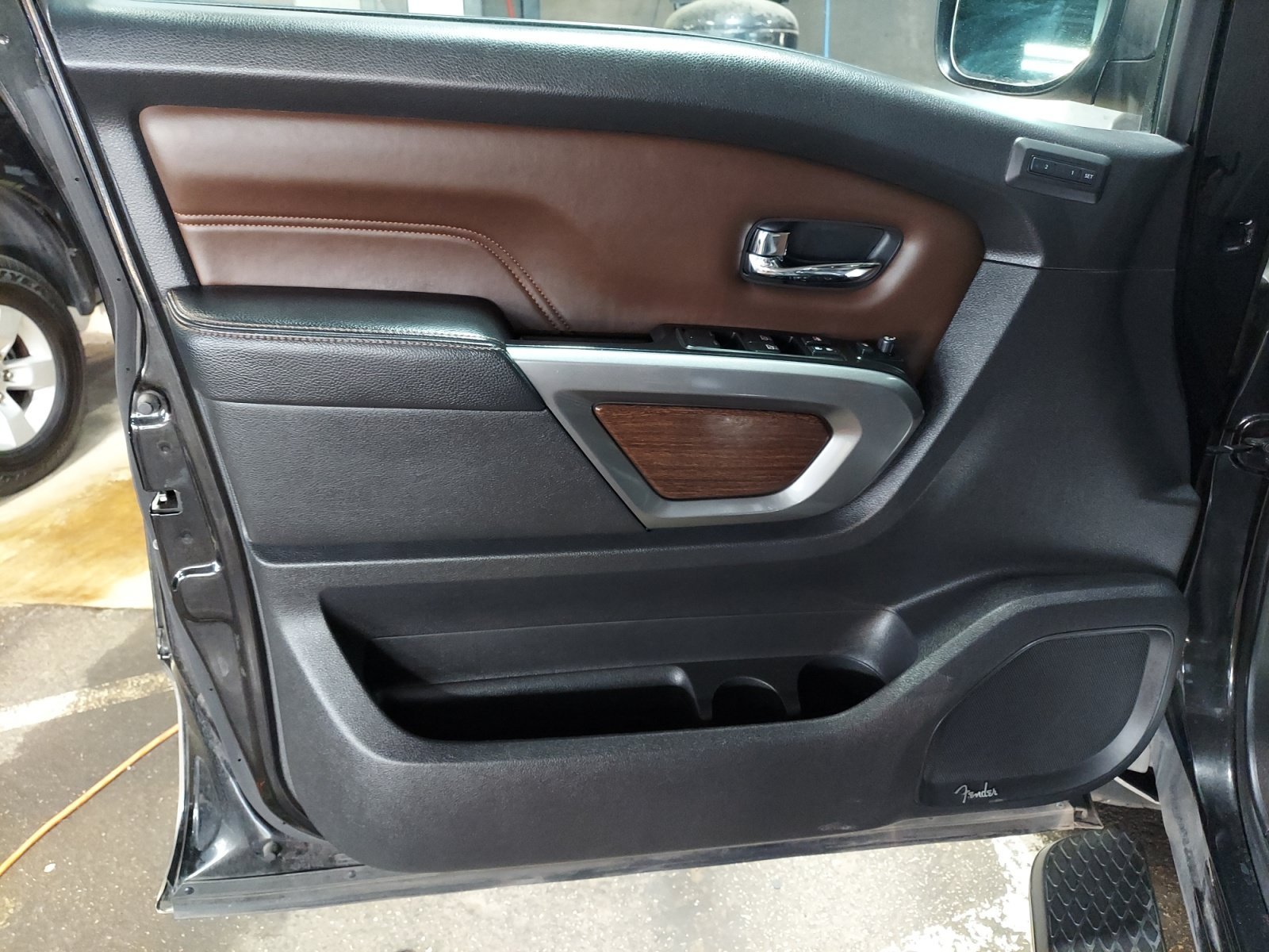 Used 2019 Magnetic Black Metallic Nissan Platinum Reserve image 29