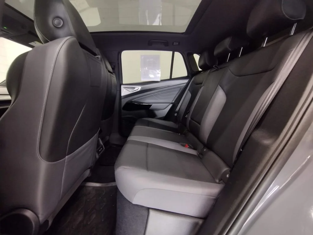 Used 2023 Gray Volkswagen Pro S image 34