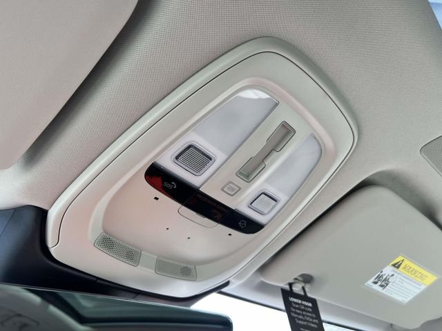 2025 Volvo XC60 Plus - Photo 34