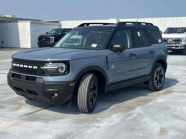New 2026 Azure Gray Metallic Tri-Coat Ford Outer Banks image 6