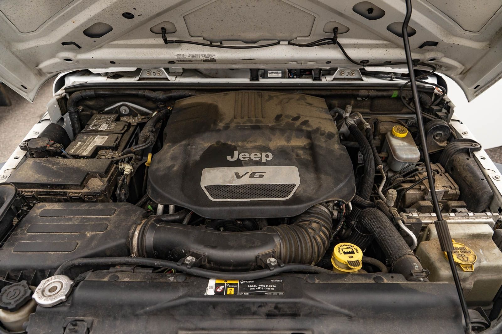 Certified Used 2018 White Jeep Unlimited Sport image 21