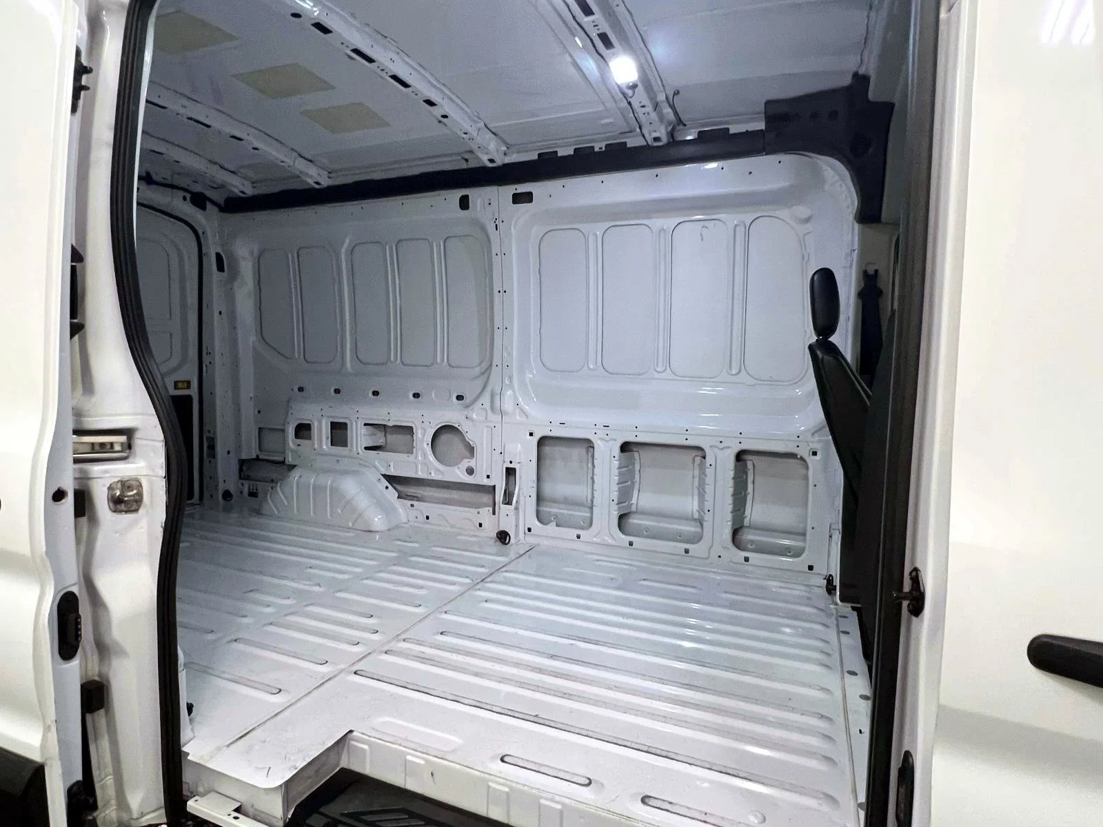 Used 2025 White Ford  image 13