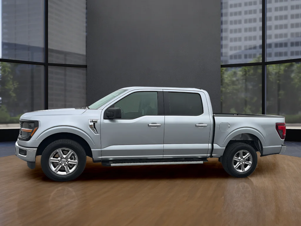Used 2025 Silver Ford XLT image 13