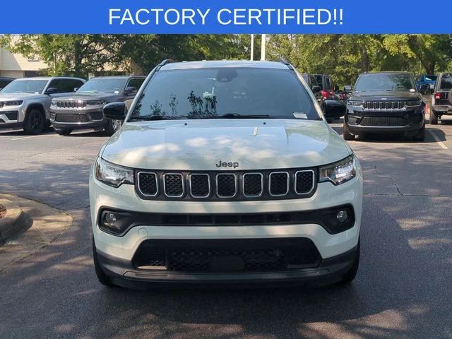 Used 2024 White Jeep Latitude image 8