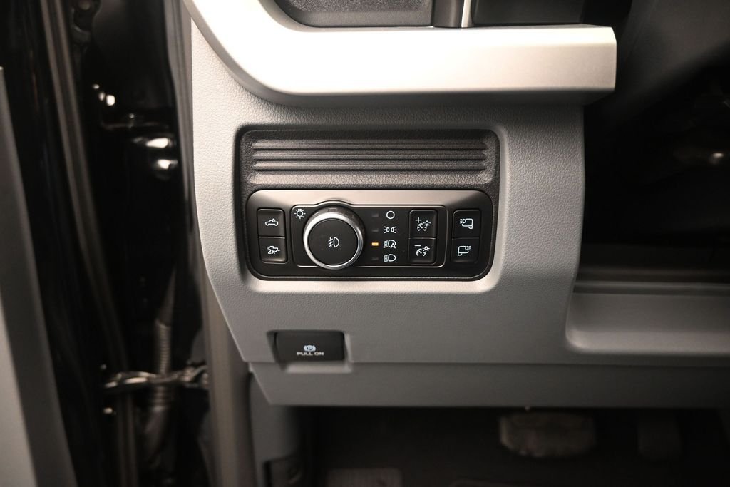 New 2026 Agate Black Metallic Ford XLT image 12