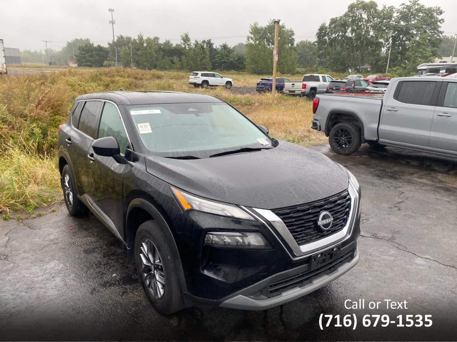 Used 2023 Super Black Nissan S image 3