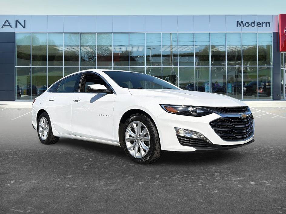Used 2024 Summit White Chevrolet LT image 3