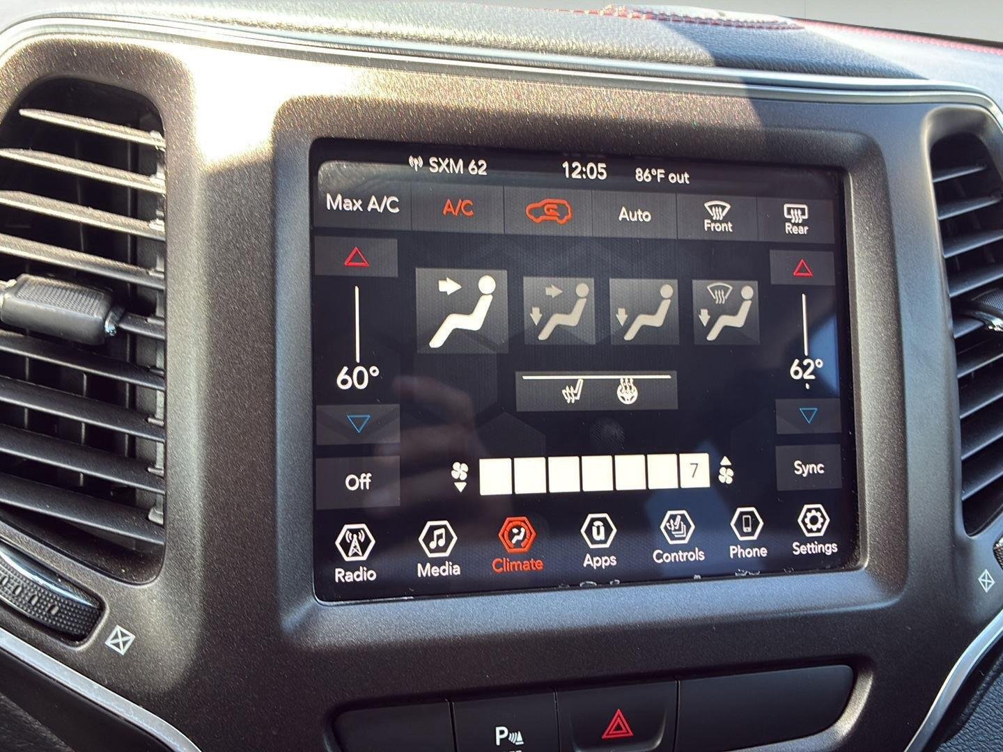 Used 2020 Diamond Black Crystal Pearlcoat Jeep Trailhawk image 29