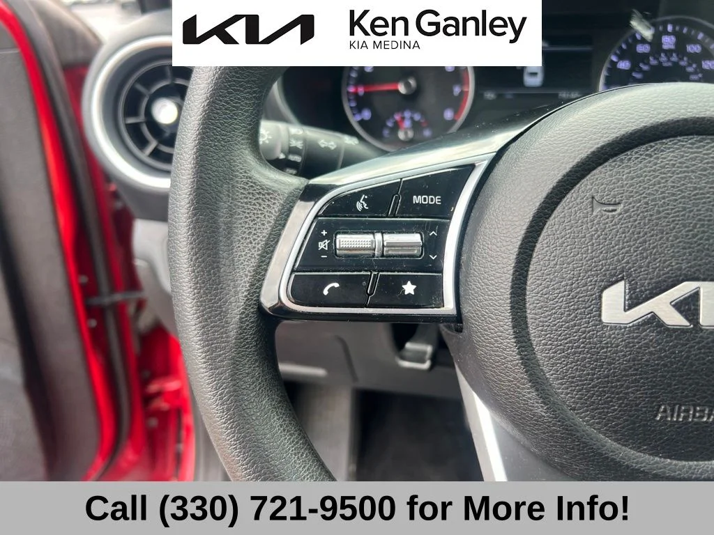 2023 Kia Forte LXS - Photo 31