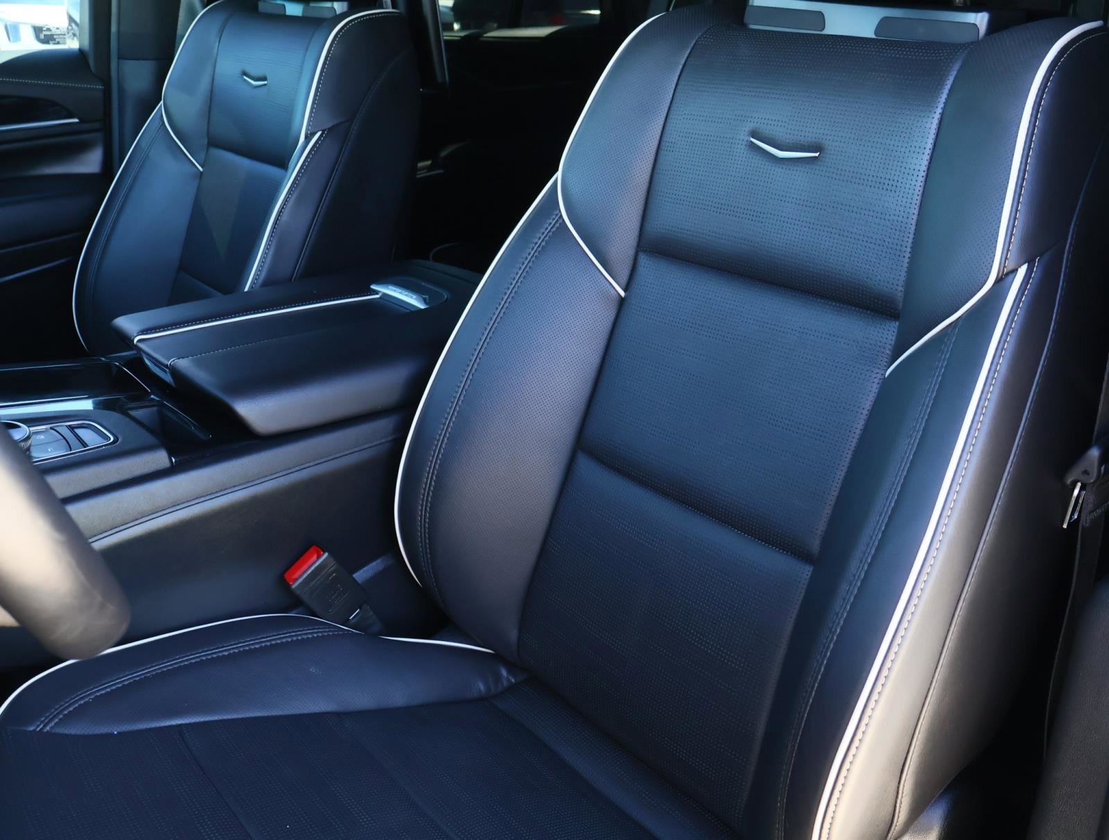 2024 Cadillac Escalade Sport - Photo 19