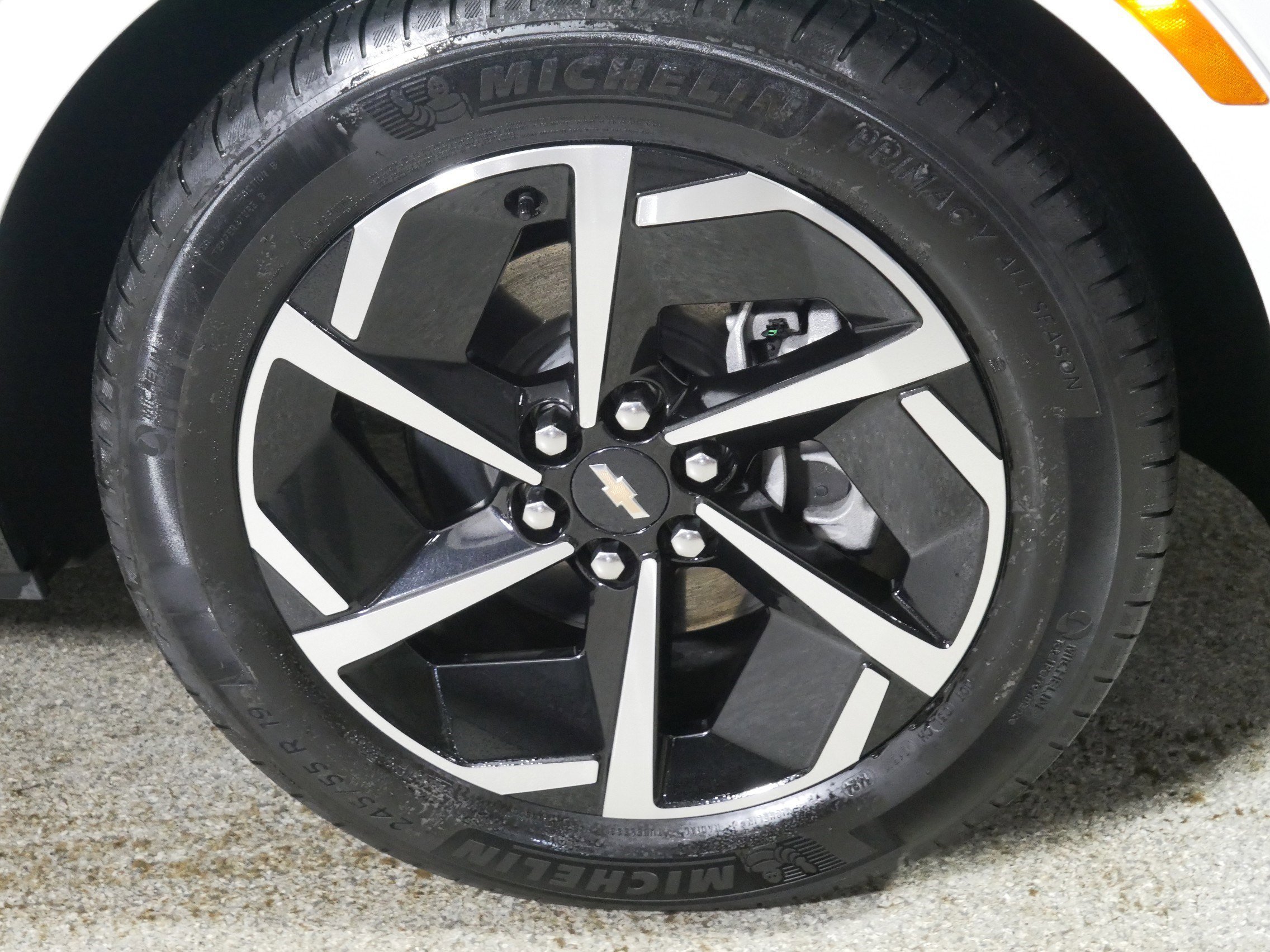 Used 2024 Summit White Chevrolet 2LT image 15