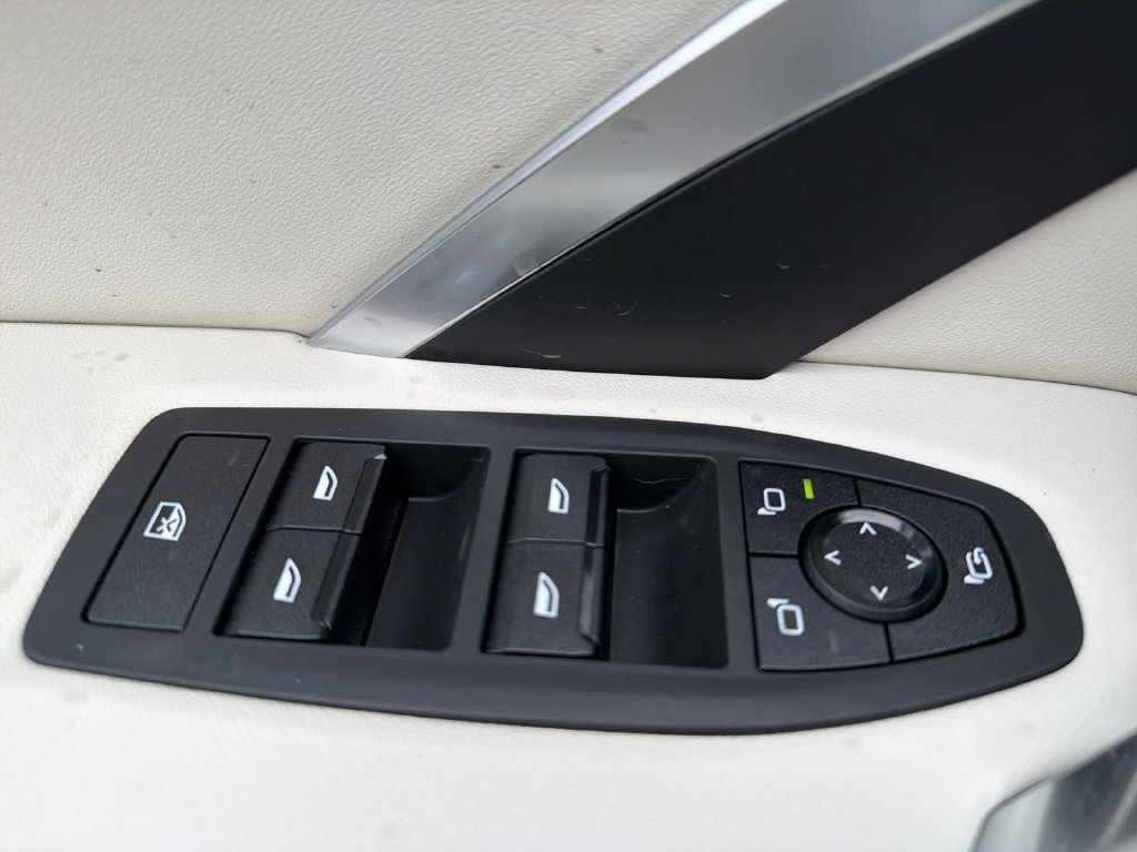New 2027 Alpine White BMW xDrive28i image 11