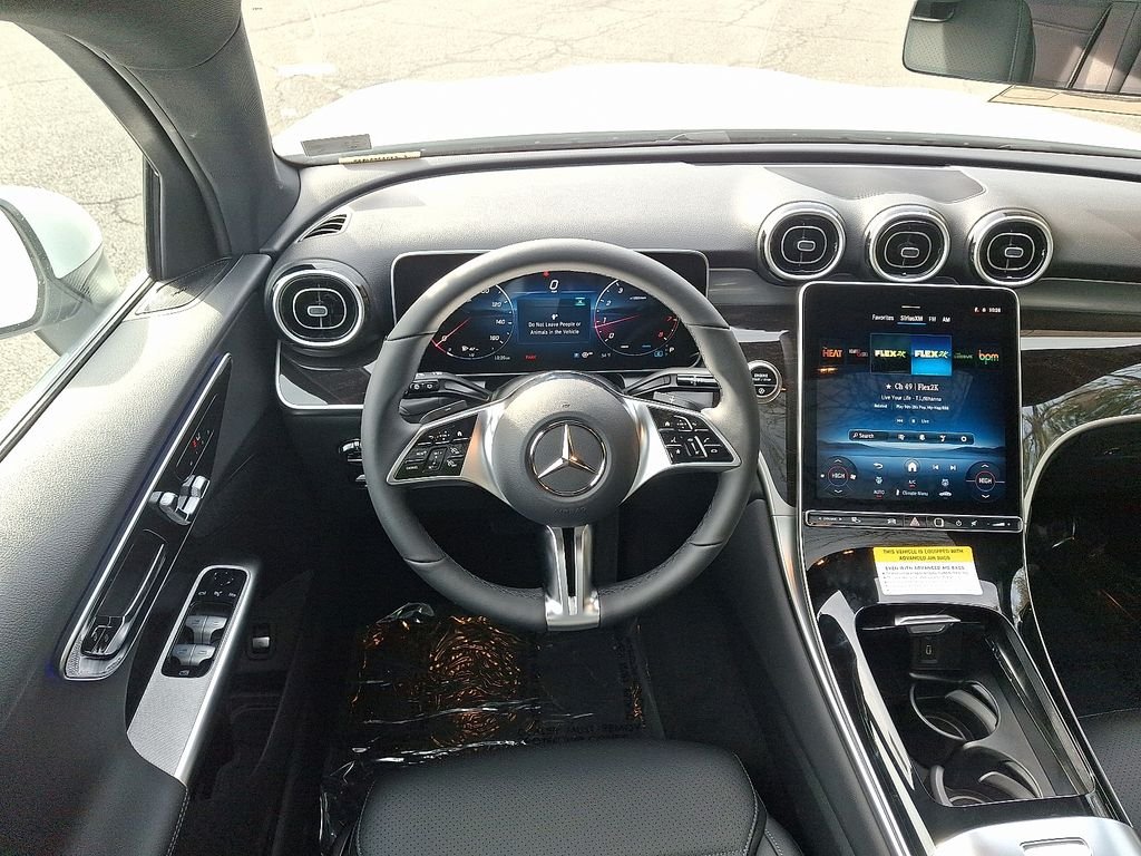 New 2026 Polar White Mercedes-Benz GLC 300 image 8